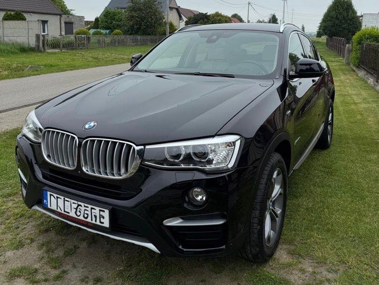 Czarne BMW X4 po polerowaniu i korekcie lakieru