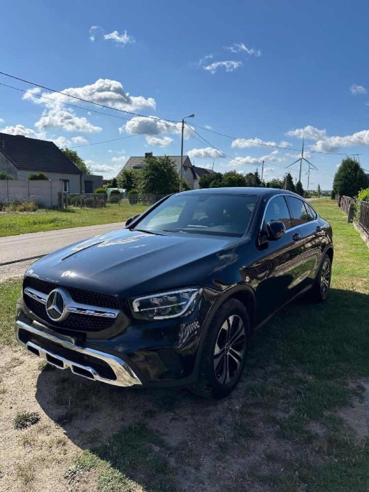Czarny Mercedes GLC Coupe po myciu detailingowym