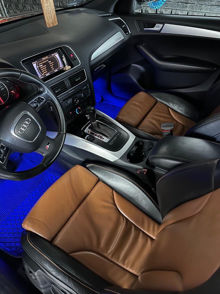 Wnętrze Audi Q5 z podświetleniem ambientowym